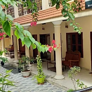 Marina 2*, Kovalam India